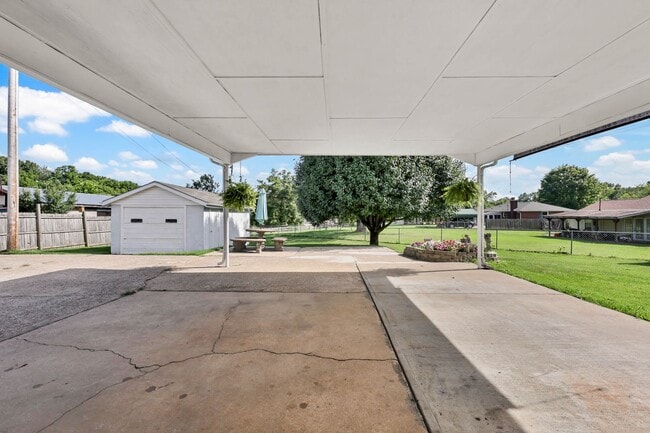 Building Photo - 130 Union Hall Rd