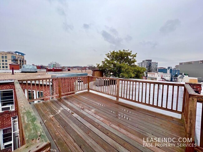 Building Photo - 3646 New Hampshire Ave NW
