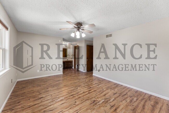 Building Photo - 1111 E Redwood Rd