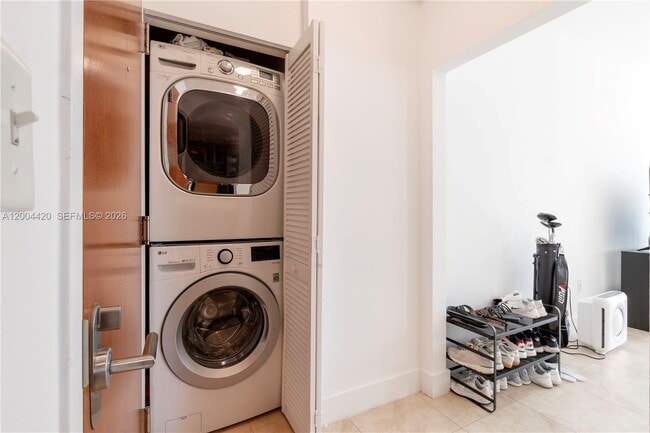 Building Photo - 31 SE 5th St