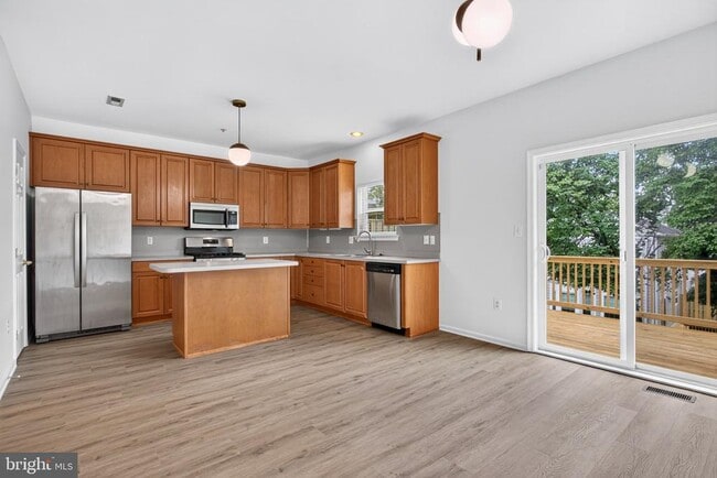 Building Photo - 102 Ashley Way