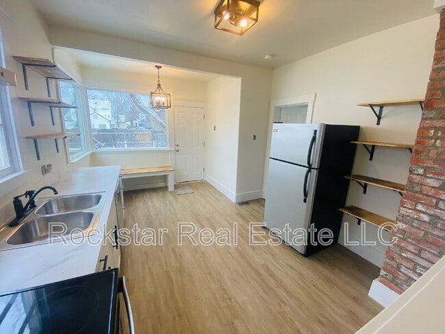 Building Photo - 5123 N Monroe St