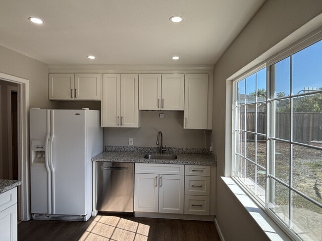Building Photo - "Charming 3-Bed Concord Gem with Granite C...