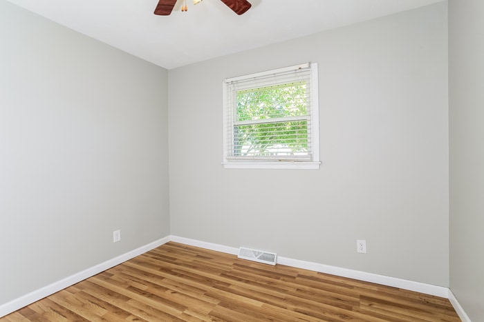 Building Photo - 615 Kenwood Pl