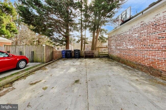 Building Photo - 5138 Nebraska Ave NW