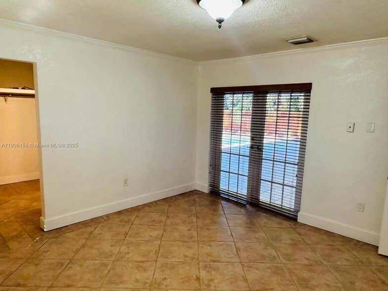 Building Photo - 515 NW 202nd Ter