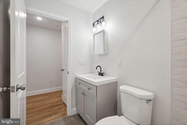 Building Photo - 1701 Point Breeze Ave