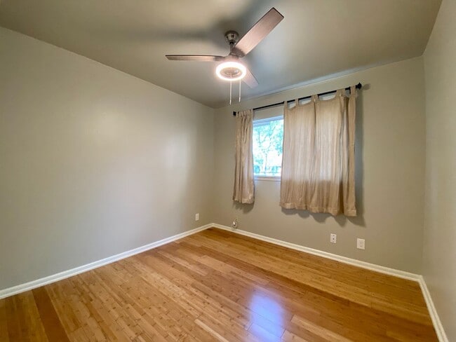 Building Photo - Colonies North Home with 3 BD | 2 BA Available JULY 2026!!