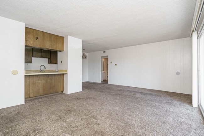 Building Photo - 1Bed/1Bath Single Story Condo in La Mesa w...