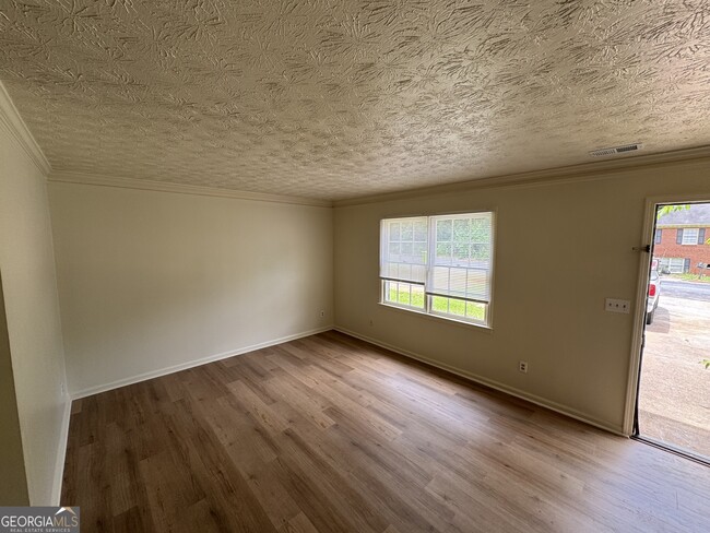 Building Photo - 1727 Salem Woods Dr SE