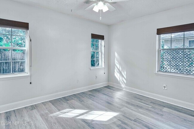Building Photo - 303 D St