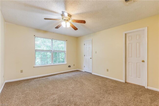Master Bedroom(2) - 618 Nottaway Dr