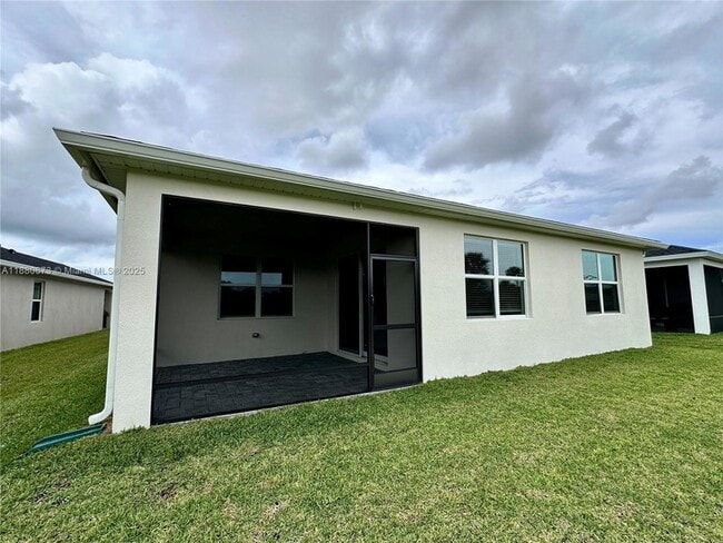 Building Photo - 9035 Dahlia Cir