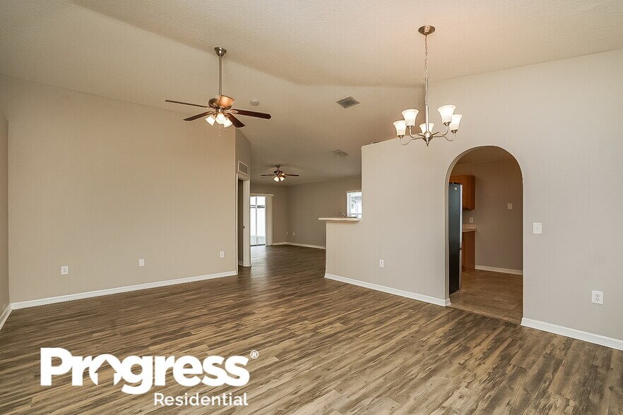 Building Photo - 3245 Bellericay Ln
