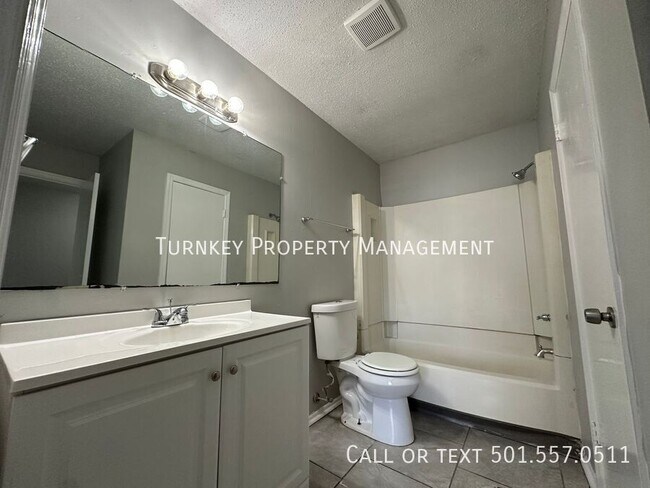 Building Photo - 1700 Sanford Dr