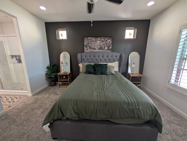 Building Photo - 6141 Hidden Psge Ave