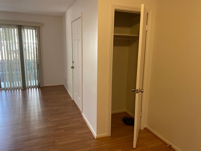 Building Photo - 3521 Walnut St