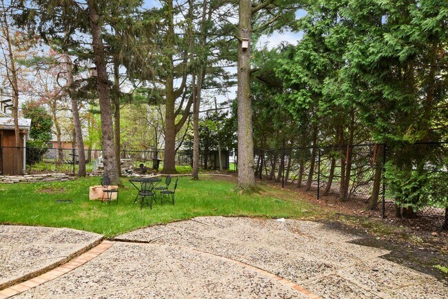 Building Photo - 934 High St