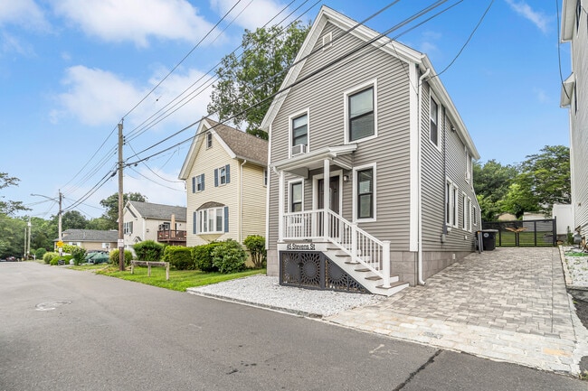 Primary Photo - 45 Stevens St