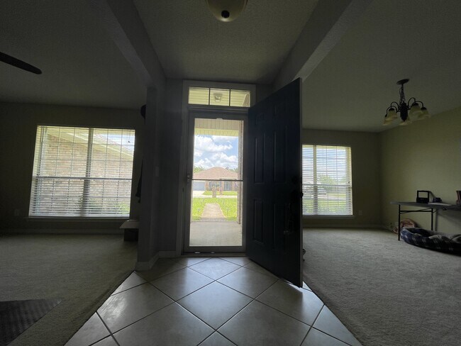 Building Photo - 7025 Boo Ln