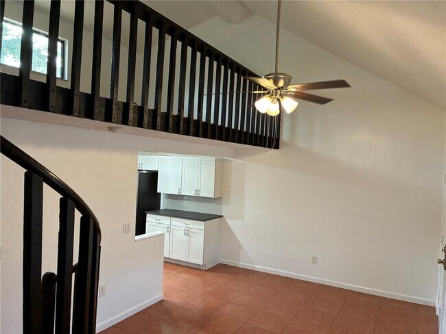 Building Photo - 2142 Bradford St