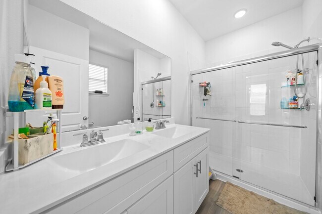 Building Photo - 334 Paso Fino Dr