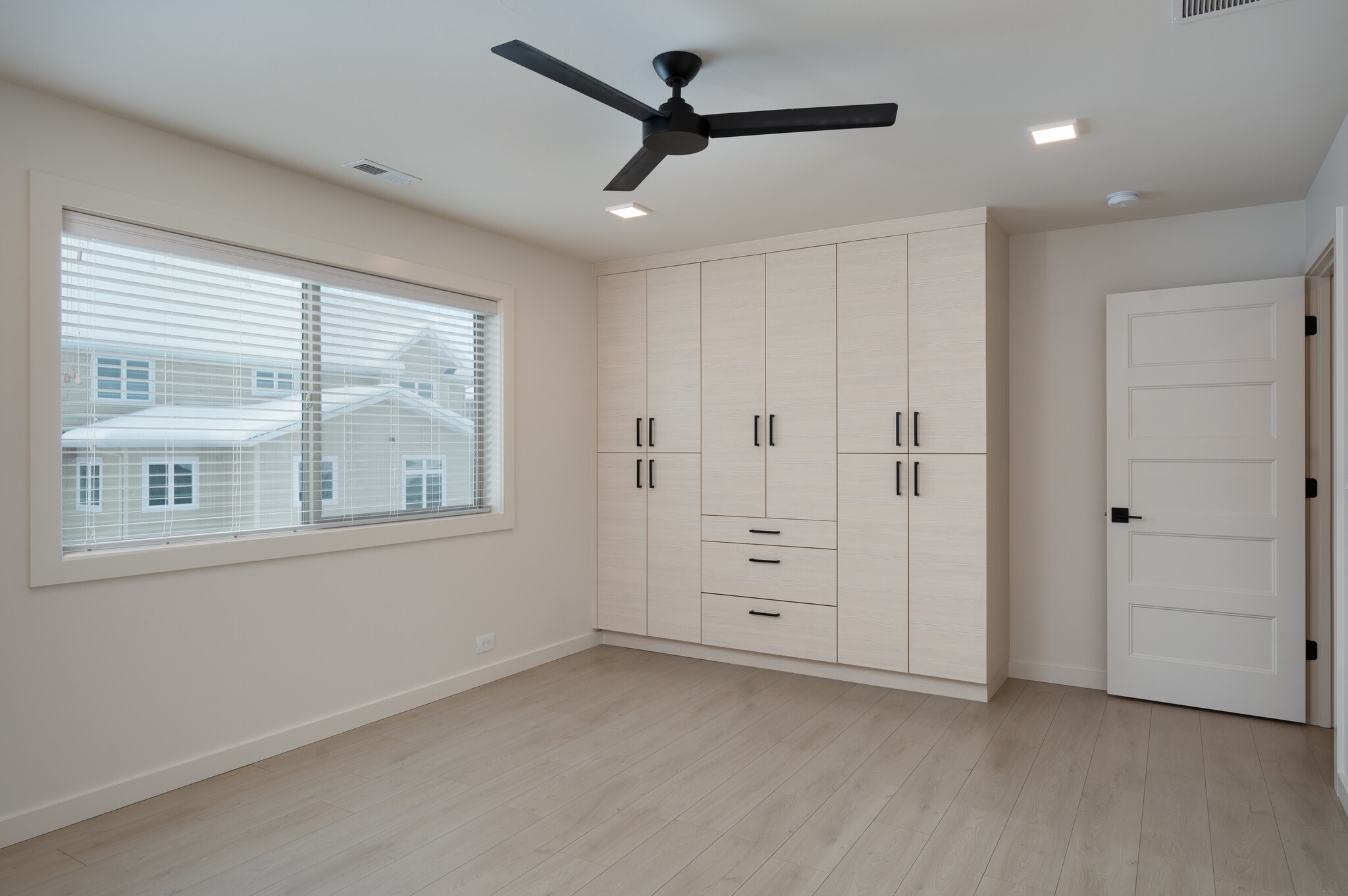 Building Photo - 2128 Dennison Ln