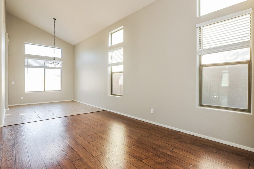 Building Photo - 14436 N 162nd Ln