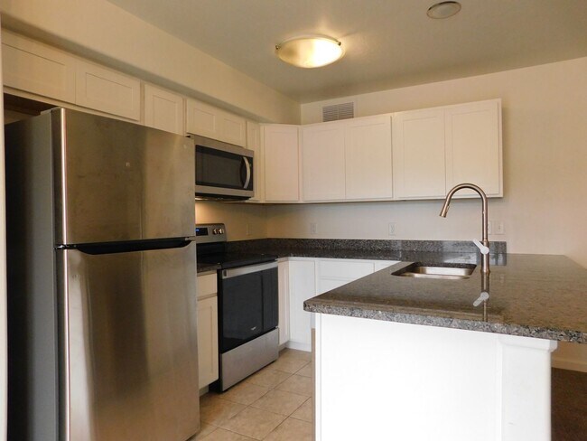 Building Photo - 654 Trinity Way