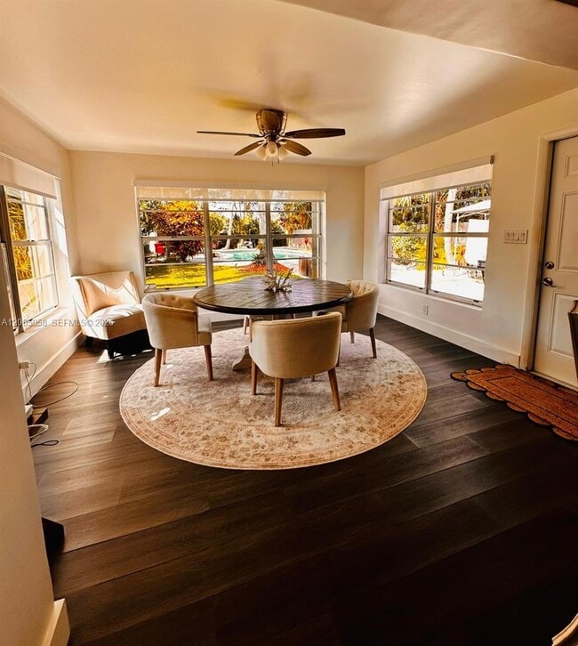 Building Photo - 2911 Monroe St