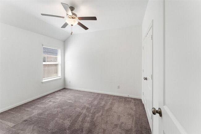 Building Photo - 13018 Hydeland Dr