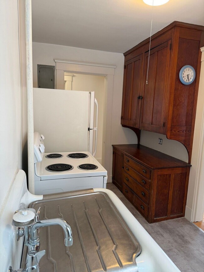 Building Photo - 248 N Main St