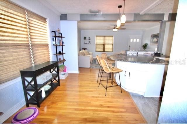 Building Photo - 230 E Esther St