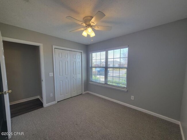 Building Photo - 2406 Maple Ct