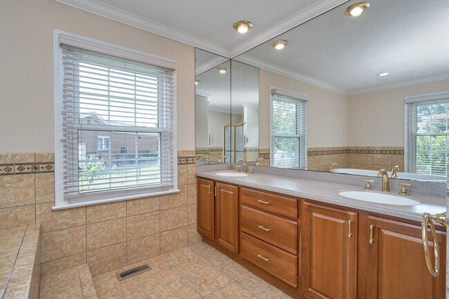 Building Photo - 2406 Jib Cir