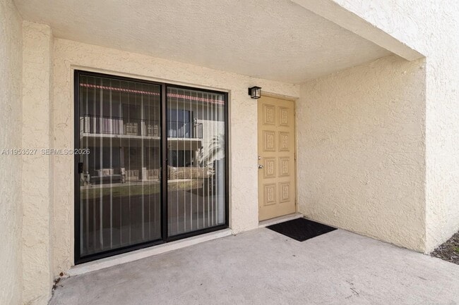 Building Photo - 11116 Royal Palm Blvd