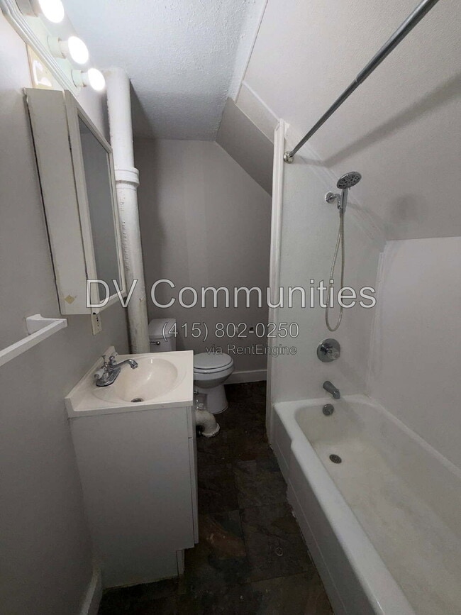 Building Photo - 3417 Storer Ave