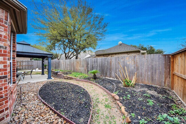 Building Photo - 12702 Silver Rod Ln