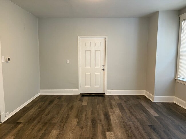 Building Photo - Hidden Gem on a Quiet No-Outlet Street – Move-In Ready 3BR with Garage & Deck Near I-75