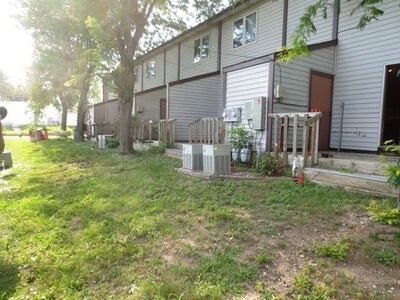 Building Photo - 825 Elmer Ave