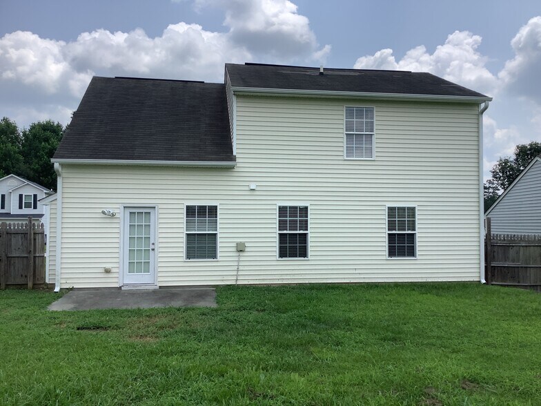 Building Photo - 3672 Watkins Ridge Ct