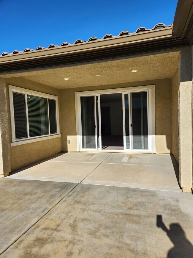 Building Photo - Folsom Ranch Community - 3 Bedroom, 2.5 Bath