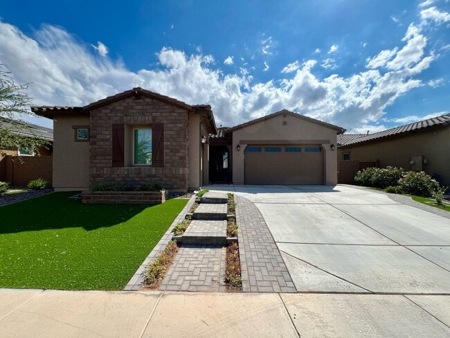 Building Photo - 2355 E Fandango Dr