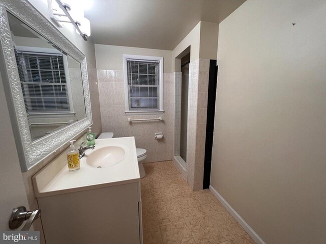 Building Photo - 9104 Hamilton Dr