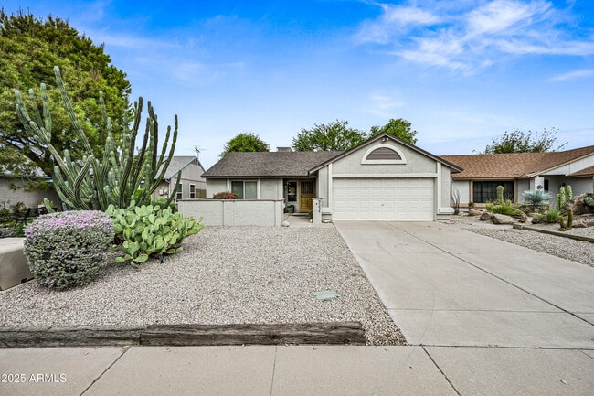 Primary Photo - 3334 W Monona Dr