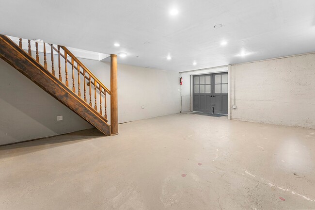 Building Photo - NENO1 - 1549-1601 SE 32nd Place