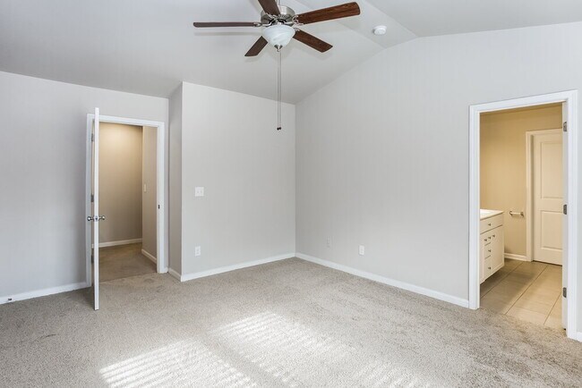 Building Photo - 204 Neal Dr