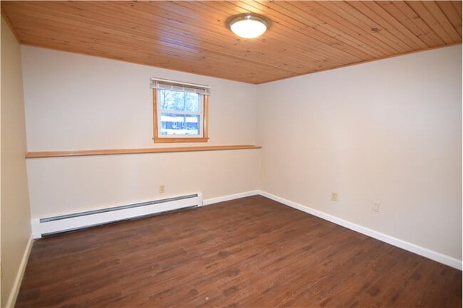 Building Photo - 19 Rustic Dr