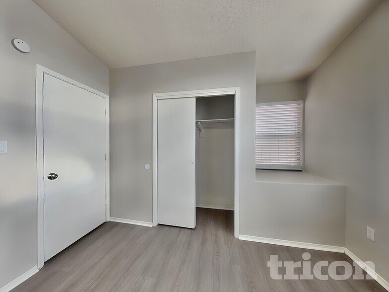 Building Photo - 6401 Prairie Sage Dr NW