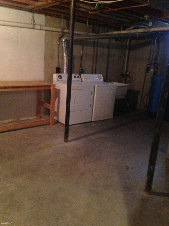 Building Photo - 3 br, 2 bath House - 4401 Dryden Rd Cozy C...